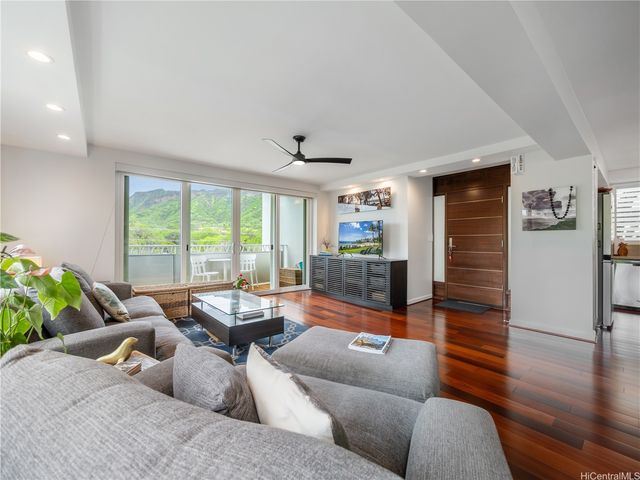 2937 Kalakaua Avenue 49, Honolulu, HI 96815