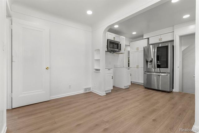 1861 N Waverly Street, Dearborn, MI 48128