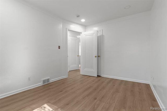 1861 N Waverly Street, Dearborn, MI 48128