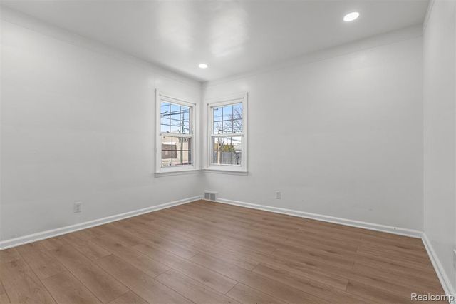 1861 N Waverly Street, Dearborn, MI 48128