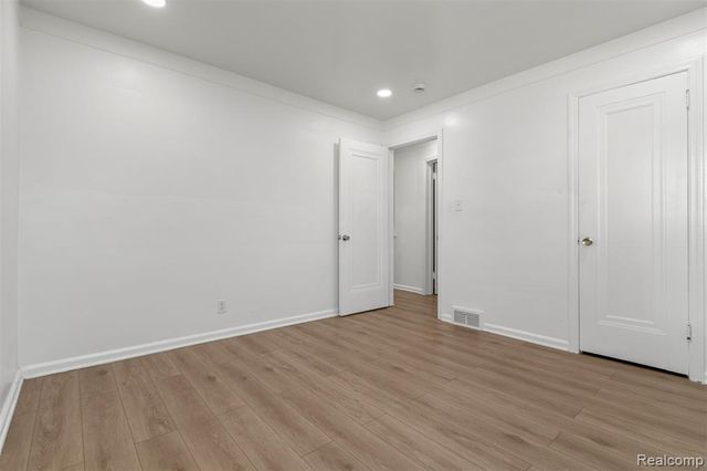 1861 N Waverly Street, Dearborn, MI 48128