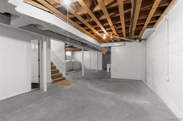 1861 N Waverly Street, Dearborn, MI 48128