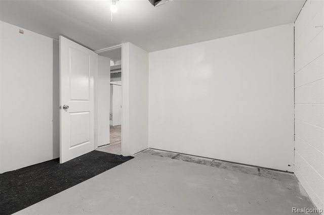 1861 N Waverly Street, Dearborn, MI 48128