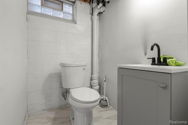 1861 N Waverly Street, Dearborn, MI 48128