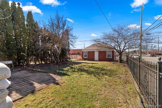 1861 N Waverly Street, Dearborn, MI 48128