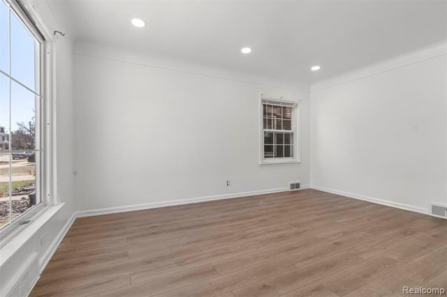 1861 N Waverly Street, Dearborn, MI 48128