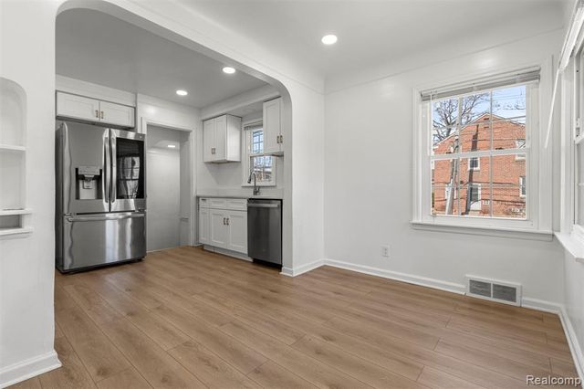 1861 N Waverly Street, Dearborn, MI 48128