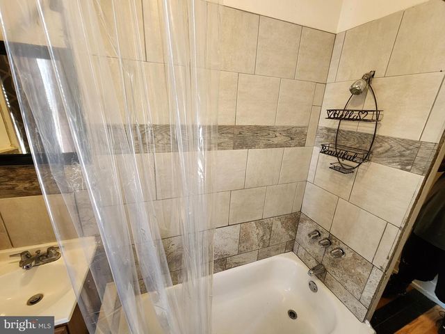 217 W DUVAL ST, Philadelphia, PA 19144