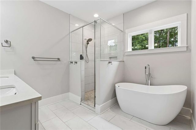 859 East Avenue, Scottdale, GA 30079