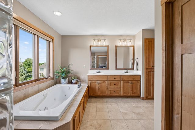17796 76th Avenue N, Maple Grove, MN 55311