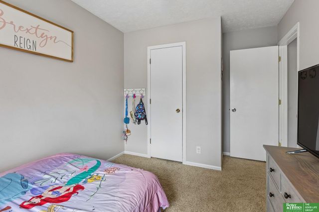 13902 Barretts Circle, Omaha, NE 68138