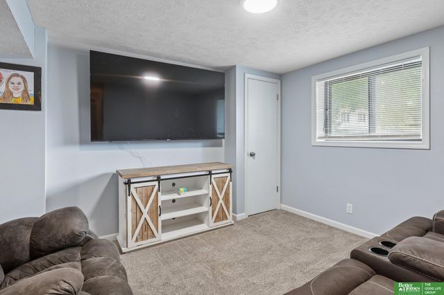 13902 Barretts Circle, Omaha, NE 68138