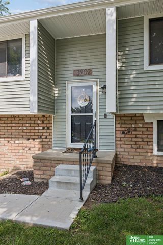 13902 Barretts Circle, Omaha, NE 68138