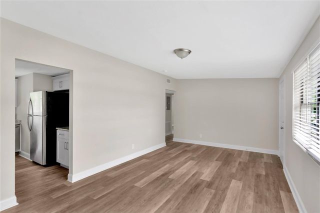 4105 W MANGO AVENUE, Tampa, FL 33616