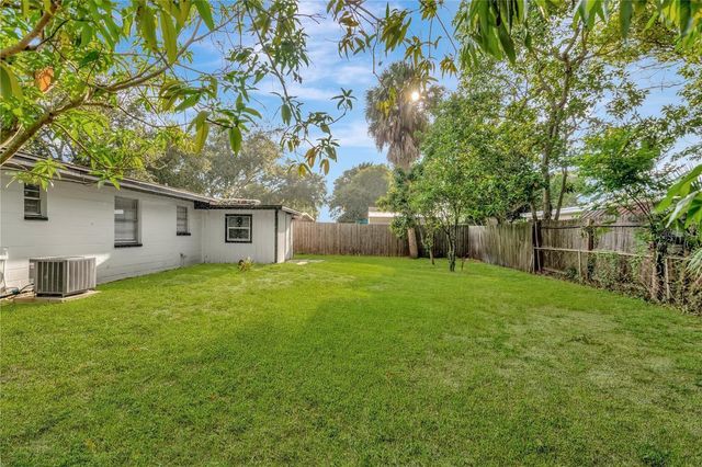 4105 W MANGO AVENUE, Tampa, FL 33616
