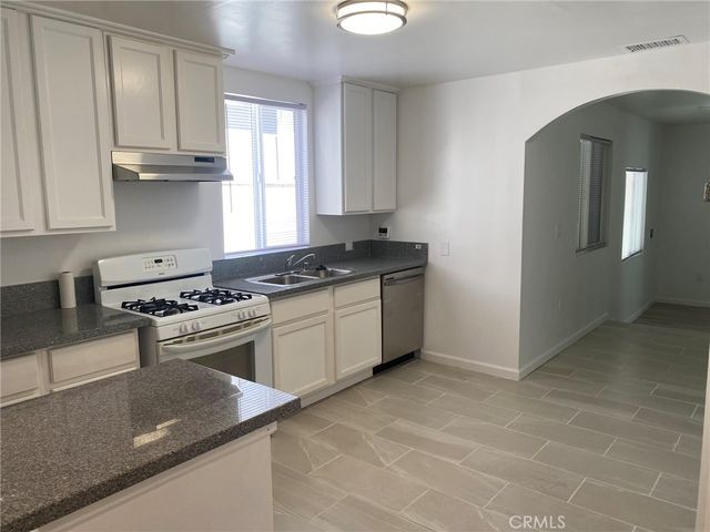 13260 Raven Street, Sylmar, CA 91342