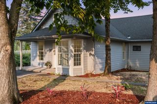 146 D St, Woodburn, OR 97071