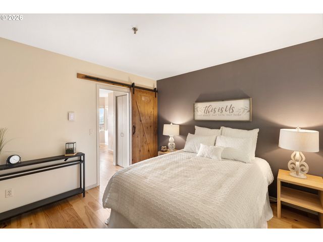 315 Nw UPTOWN Ter 2A, Portland, OR 97210