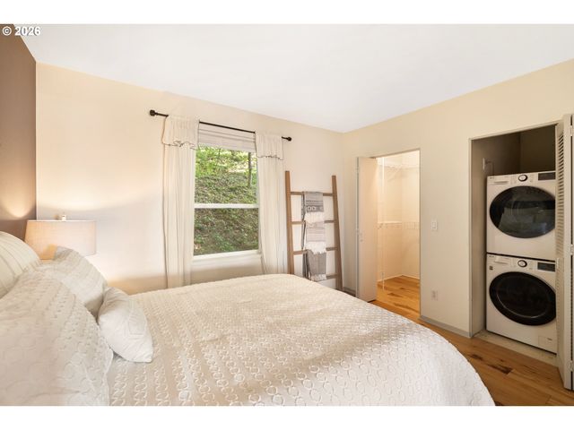 315 Nw UPTOWN Ter 2A, Portland, OR 97210