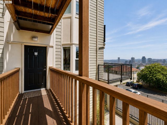 315 Nw UPTOWN Ter 2A, Portland, OR 97210