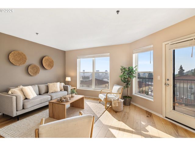 315 Nw UPTOWN Ter 2A, Portland, OR 97210