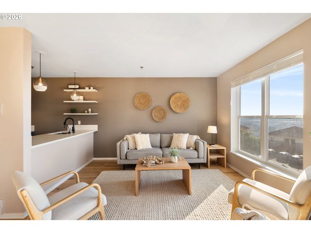 315 Nw UPTOWN Ter 2A, Portland, OR 97210