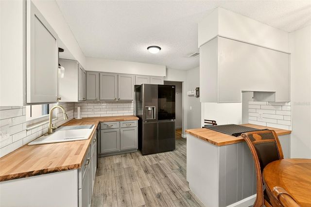 1017 CAROLINA AVENUE, Mulberry, FL 33860