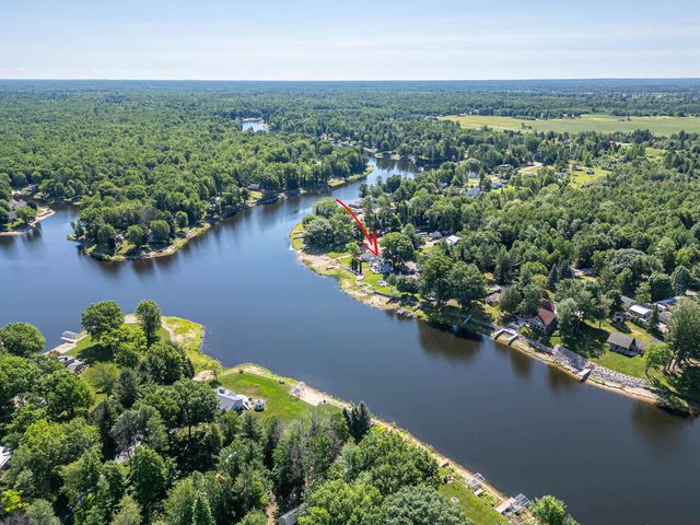 1379 Sioux Street, Gladwin, MI 48624