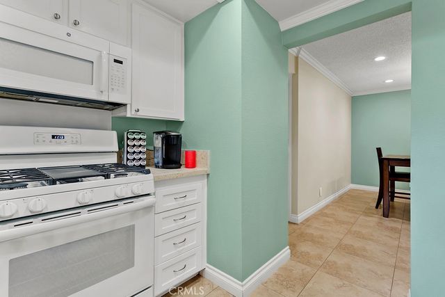 8877 Lauderdale Court 212B, Huntington Beach, CA 92646