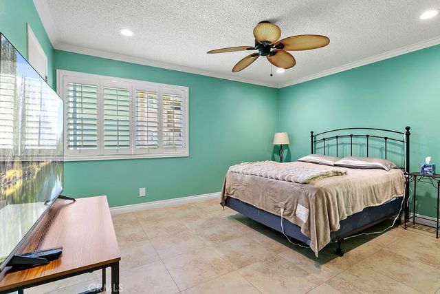 8877 Lauderdale Court 212B, Huntington Beach, CA 92646