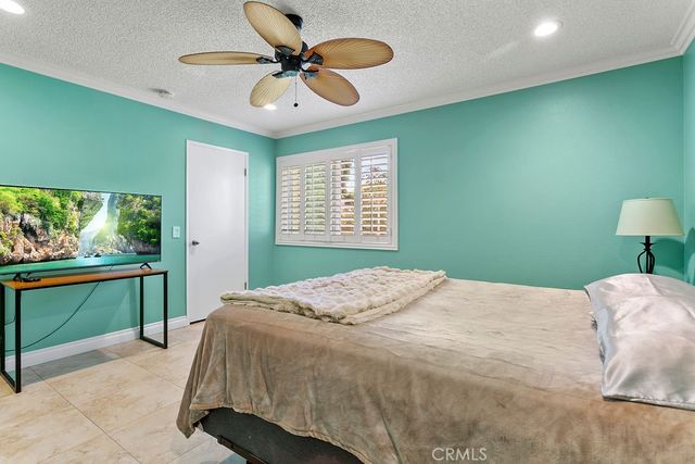8877 Lauderdale Court 212B, Huntington Beach, CA 92646