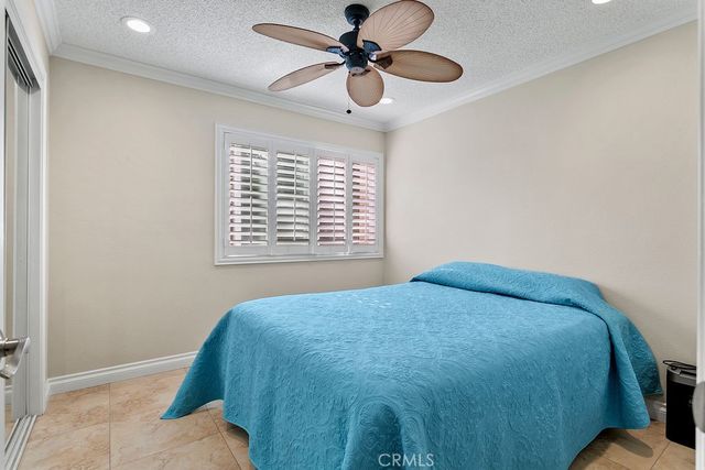 8877 Lauderdale Court 212B, Huntington Beach, CA 92646