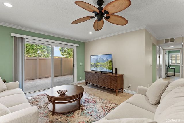 8877 Lauderdale Court 212B, Huntington Beach, CA 92646