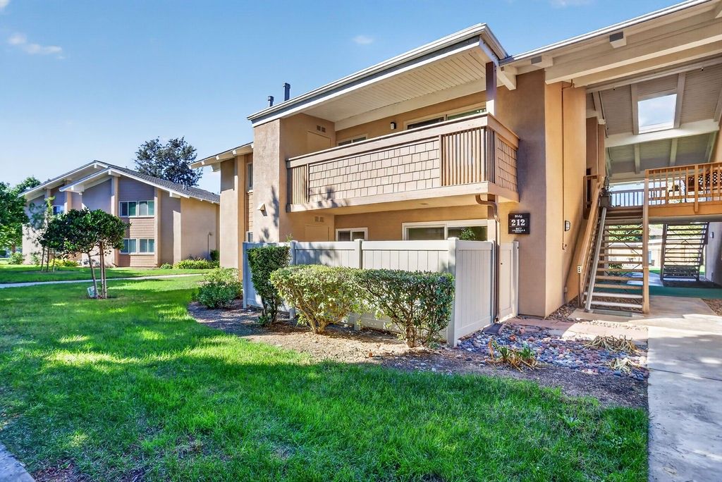 8877 Lauderdale Court 212B, Huntington Beach, CA 92646 — photo 2