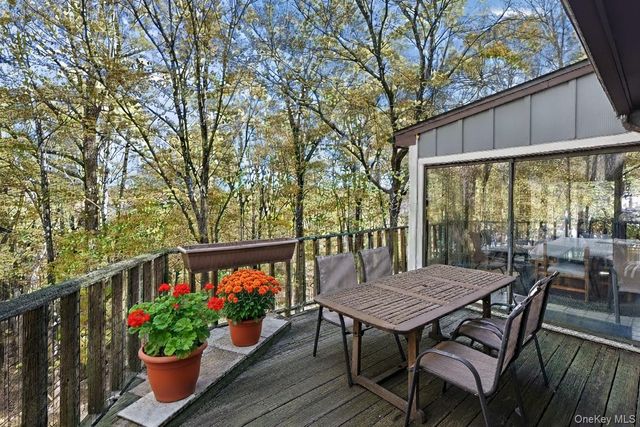 37 Fox Den Road, Mount Kisco, NY 10549