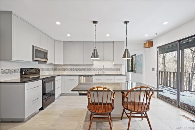 37 Fox Den Road, Mount Kisco, NY 10549