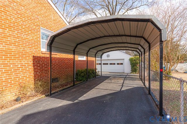 14 Medlock Rd, Sandston, VA 23150