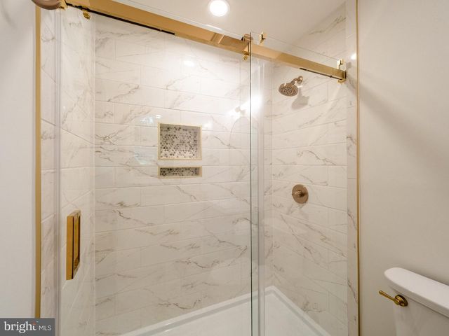 64 HUNTINGTON DR, Southampton, NJ 08088