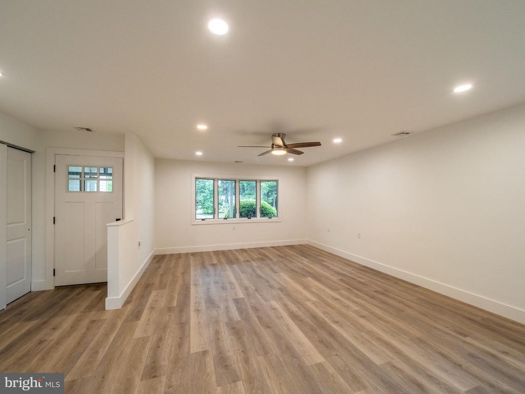 64 HUNTINGTON DR, SOUTHAMPTON, NJ 08088 — photo 5
