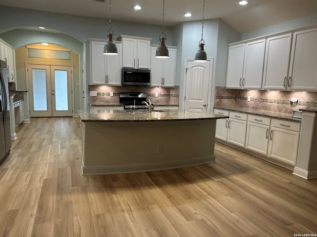1225 Legacy Dr, New Braunfels, TX 78130