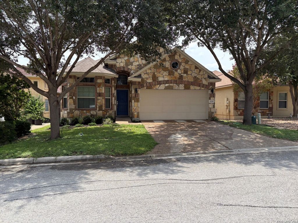 1225 Legacy Dr, New Braunfels, TX 78130