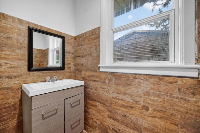 1727 10th Street, Des Moines, IA 50314