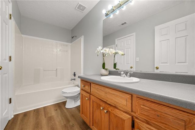 1090 Drawbridge Drive, Riverdale, GA 30296