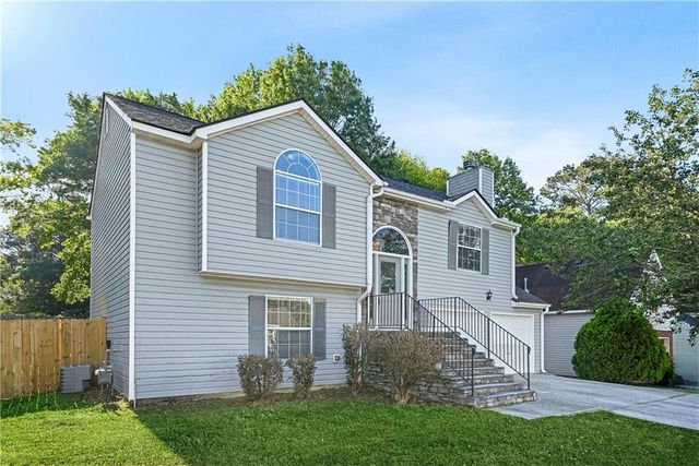 1090 Drawbridge Drive, Riverdale, GA 30296