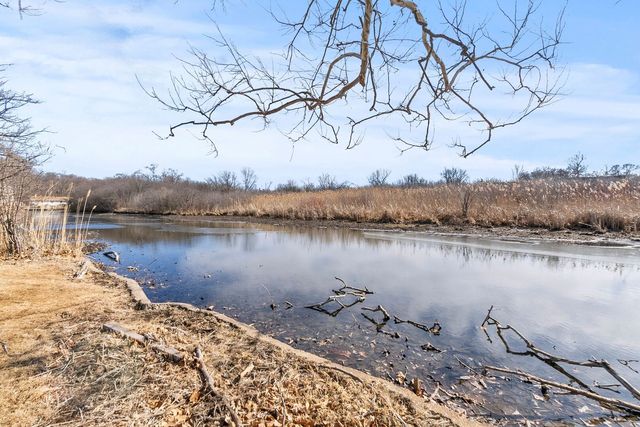 818 Sheridan Drive, Wauconda, IL 60084