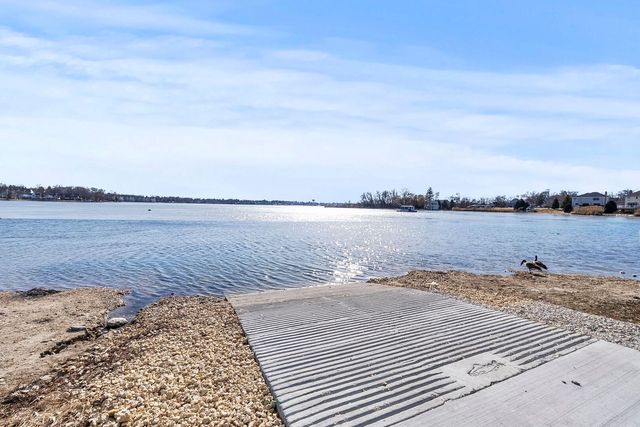 818 Sheridan Drive, Wauconda, IL 60084