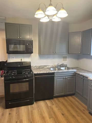 2907 W Il Route 120 Road, Mchenry, IL 60051