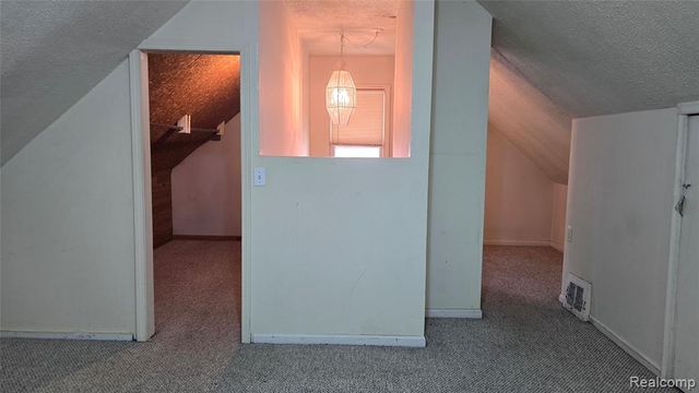 1337 W Saratoga Street, Ferndale, MI 48220