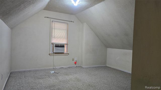 1337 W Saratoga Street, Ferndale, MI 48220