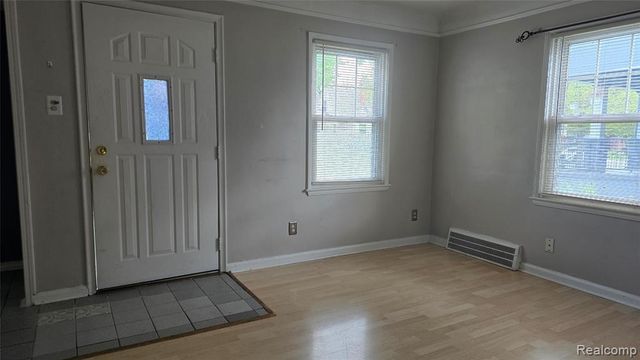 1337 W Saratoga Street, Ferndale, MI 48220